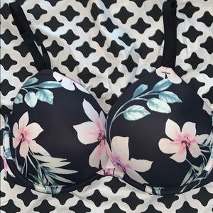 Victoria Secret Black a Floral Push Up 32DD